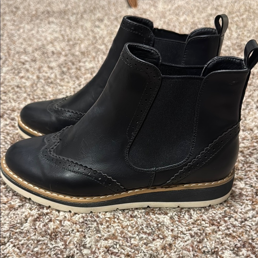Black Chelsea Boots